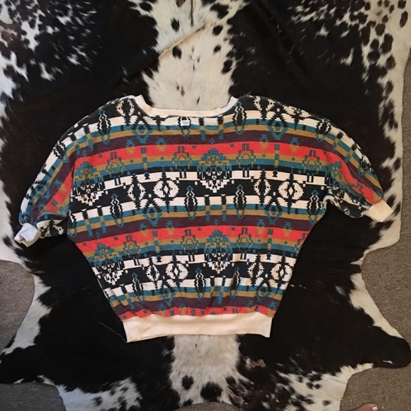 Billabong Aztec Print Dolman Sleeve Pullover Boho - Picture 2 of 3